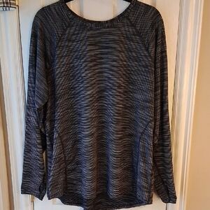 Tek Gear Workout Women's Black and Gray Long Sleeve Top Activewear